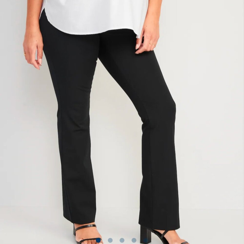 Old Navy Maternity Side Panel Pixie Flare Pants in Black Jack